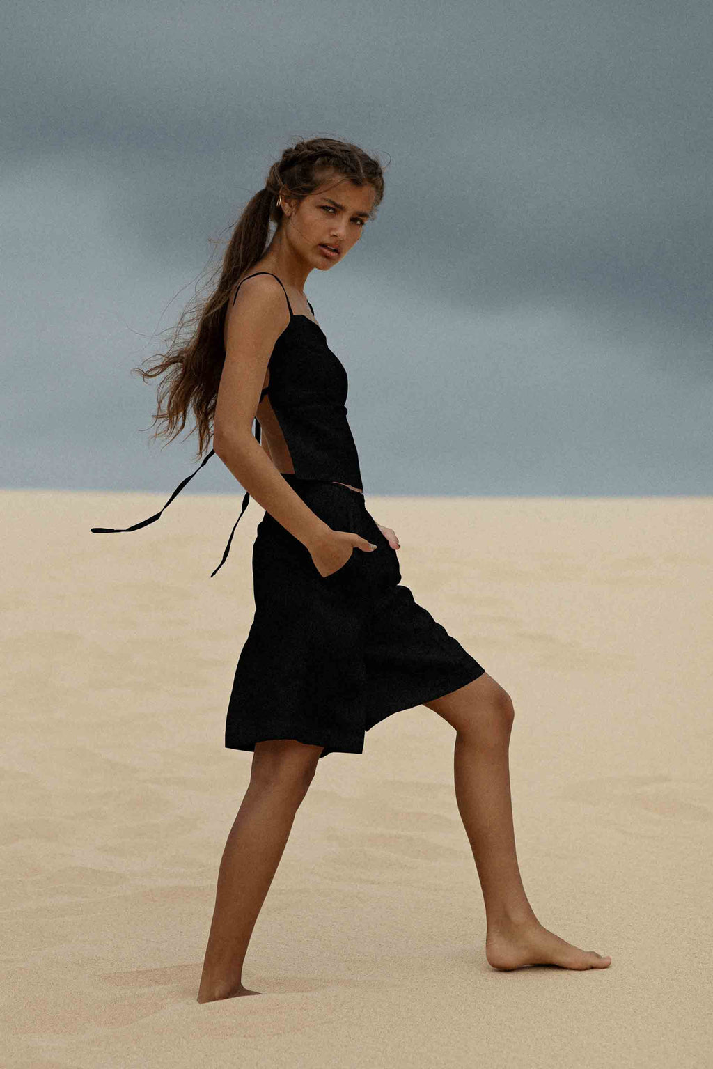 Satori Short in Black Linen